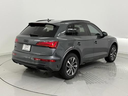 2024 Audi Q5 45 S line Premium
