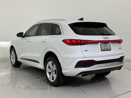 2025 Audi Q5 Premium TFSI quattro S tronic