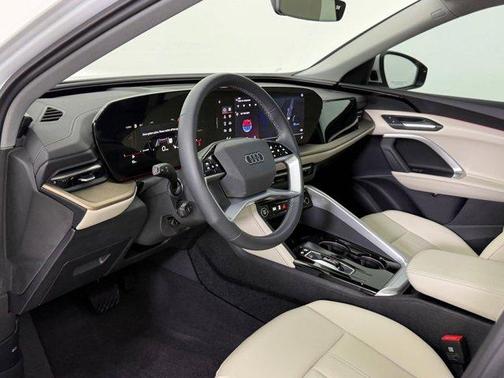 2025 Audi Q5 Premium TFSI quattro S tronic