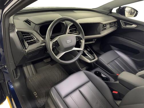 Navarra Blue Metallic 2023 Audi Q4 e-tron Premium Plus 40 RWD