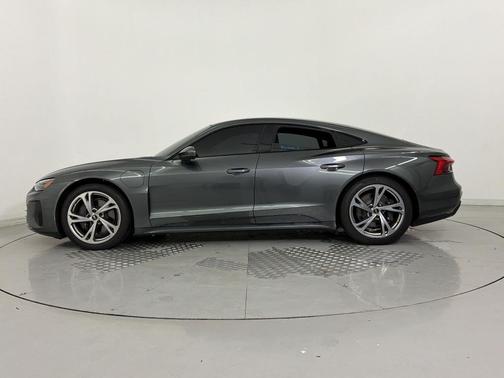 Daytona Gray Pearl Effect 2023 Audi e-tron GT Premium Plus quattro