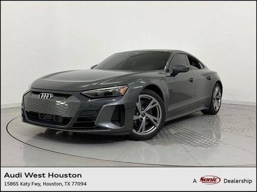 Daytona Gray Pearl Effect 2023 Audi e-tron GT Premium Plus quattro