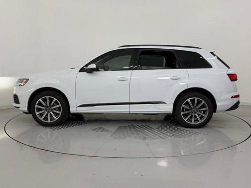 2023 Audi Q7 45 Premium Plus