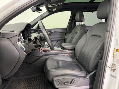 2023 Audi Q7 45 Premium Plus