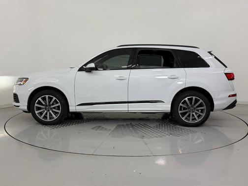 2023 Audi Q7 45 Premium Plus