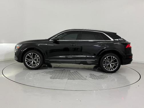 2023 Audi Q8 55 Premium Plus