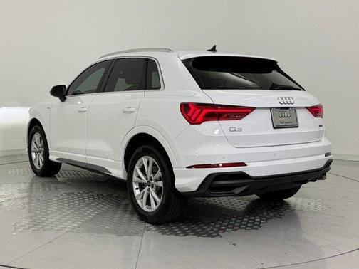 2025 Audi Q3 Premium 45 TFSI S line quattro Tiptronic