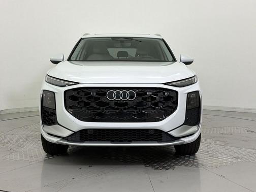 Glacier White Metallic 2026 Audi Q3 TFSI quattro S tronic