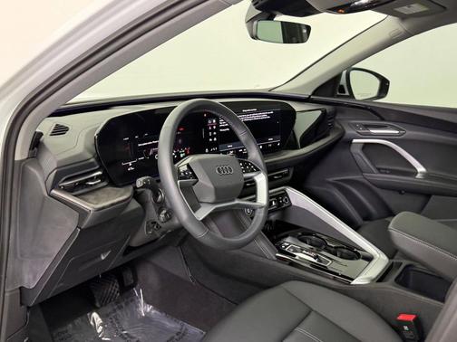 2025 Audi Q5 Premium TFSI quattro S tronic