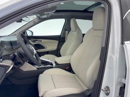 Glacier White Metallic 2026 Audi Q5 Premium Plus TFSI quattro S tronic