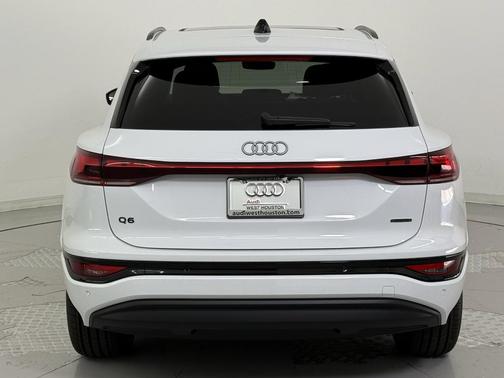 2025 Audi Q6 e-tron Premium quattro
