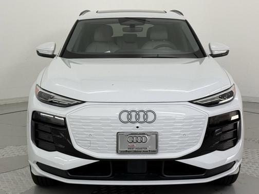 2025 Audi Q6 e-tron Premium quattro
