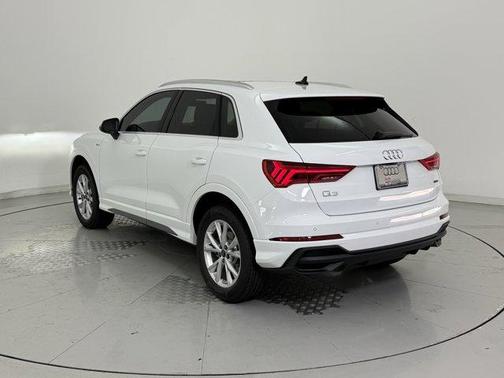 2025 Audi Q3 Premium 45 TFSI S line quattro Tiptronic