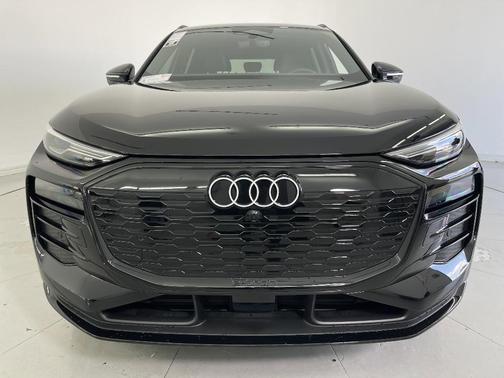 2025 Audi Q6 e-tron Premium quattro