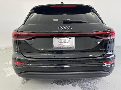 2025 Audi Q6 e-tron Premium quattro