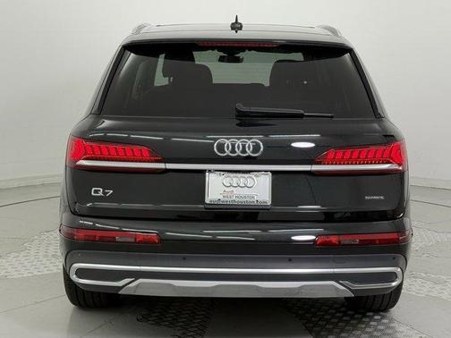 2024 Audi Q7 45 Premium Plus