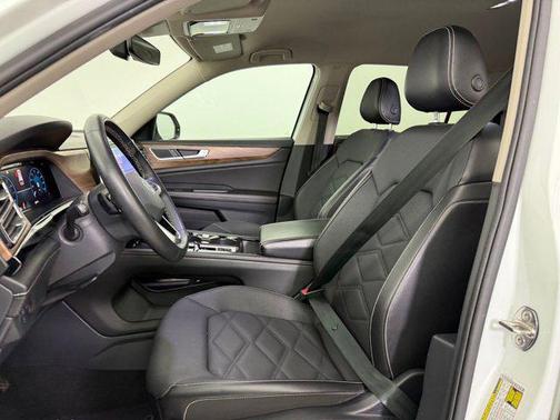 2024 Volkswagen Atlas 2.0T SE w/Technology 4MOTION