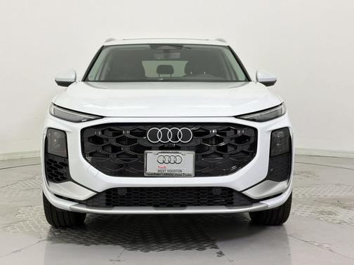 Glacier White Metallic 2026 Audi Q3 TFSI quattro S tronic