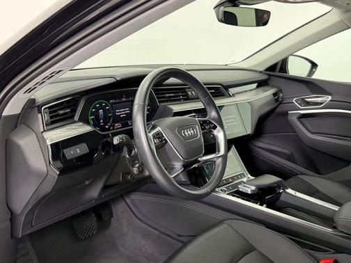 2022 Audi e-tron Premium