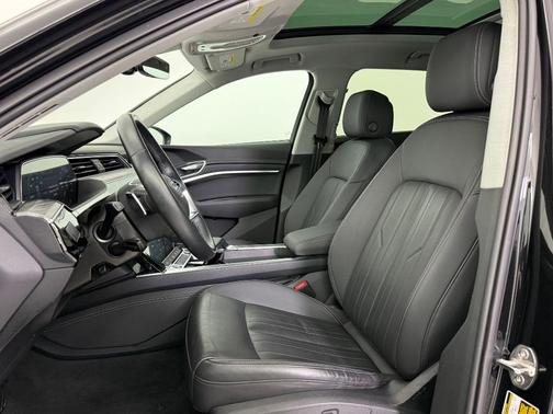 2022 Audi e-tron Premium