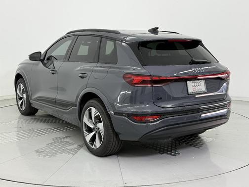 2025 Audi Q6 e-tron Premium Plus quattro
