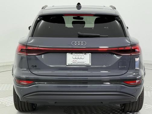 2025 Audi Q6 e-tron Premium Plus quattro