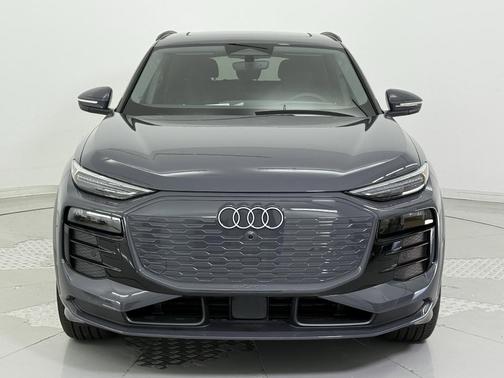 2025 Audi Q6 e-tron Premium Plus quattro