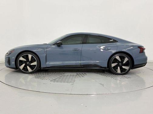 Kemora Gray Metallic 2023 Audi e-tron GT Prestige quattro