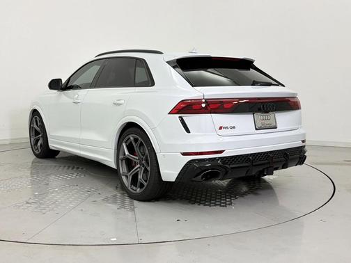 Glacier White Metallic 2026 Audi RS Q8 4.0T