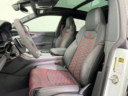 Glacier White Metallic 2026 Audi RS Q8 4.0T