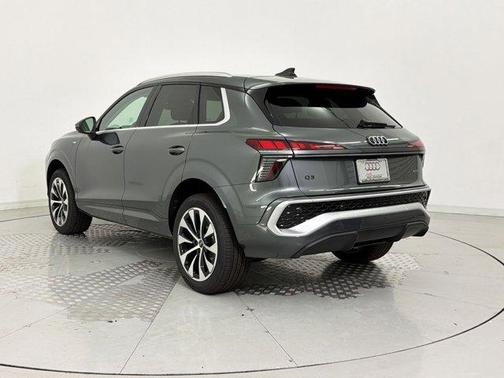 Daytona Gray Pearl Effect 2026 Audi Q3 TFSI quattro S tronic