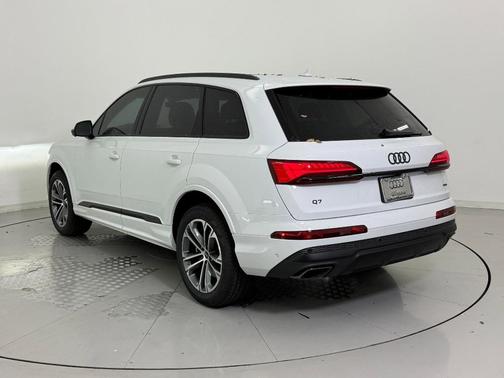 2026 Audi Q7 45 Premium