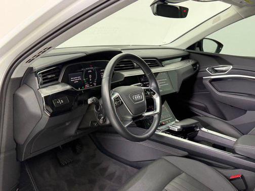 2021 Audi e-tron Premium Plus