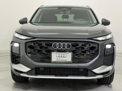 Daytona Gray Pearl Effect 2026 Audi Q3 S line
