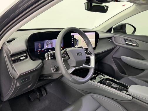 Daytona Gray Pearl Effect 2026 Audi Q3 S line