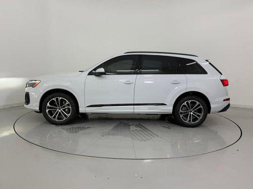 2026 Audi Q7 55 Premium