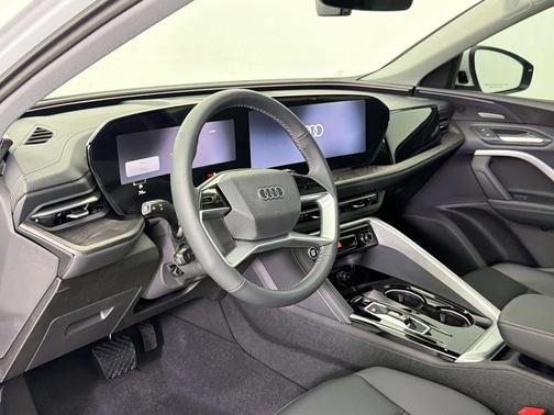 Glacier White Metallic 2026 Audi Q5 Premium Plus TFSI quattro S tronic