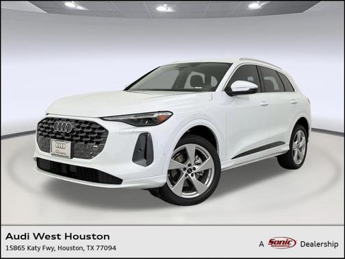 Glacier White Metallic 2026 Audi Q5 Premium Plus TFSI quattro S tronic