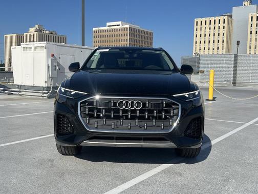 2025 Audi Q8 55 Premium