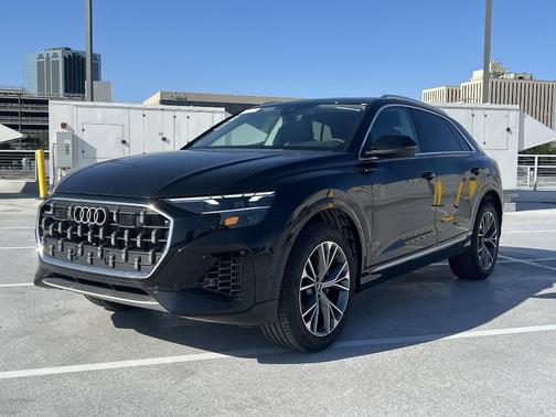 2025 Audi Q8 55 Premium