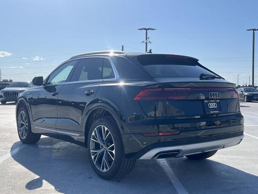 2025 Audi Q8 55 Premium