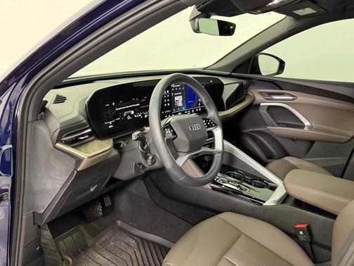 2025 Audi Q5 Premium TFSI quattro S tronic