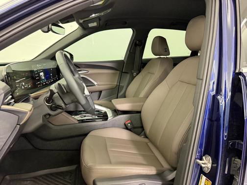 2025 Audi Q5 Premium TFSI quattro S tronic