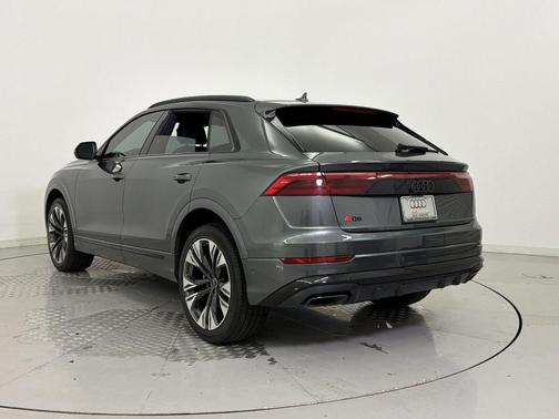 Daytona Gray Pearl Effect 2025 Audi Q8 55 Premium Plus