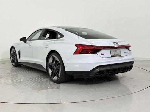 2022 Audi RS e-tron GT quattro