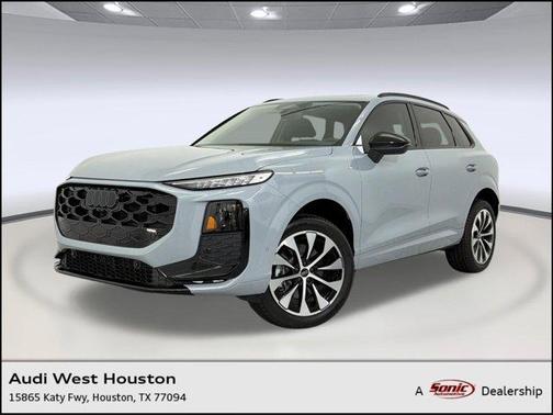 Arrow Gray Pearl Effect 2026 Audi Q3 TFSI quattro S tronic
