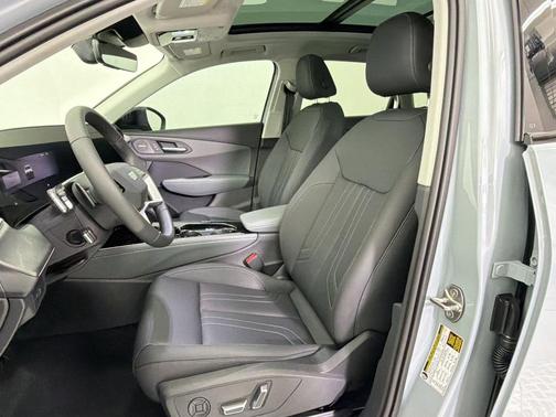 Arrow Gray Pearl Effect 2026 Audi Q3 TFSI quattro S tronic