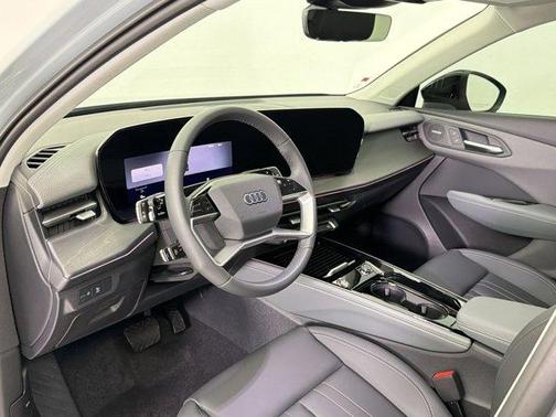 Arrow Gray Pearl Effect 2026 Audi Q3 TFSI quattro S tronic