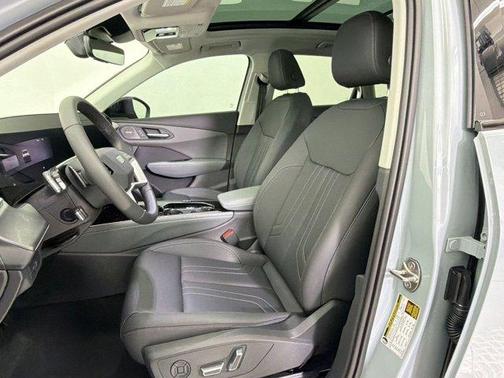 Arrow Gray Pearl Effect 2026 Audi Q3 TFSI quattro S tronic