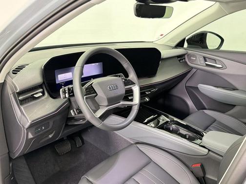 Arrow Gray Pearl Effect 2026 Audi Q3 TFSI quattro S tronic